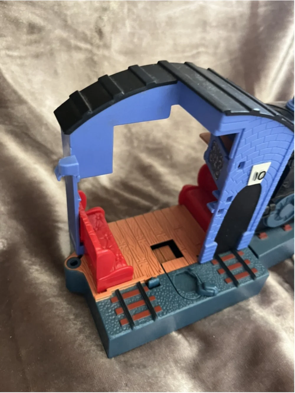 Harry Potter Polly Pocket Hogwarts Express Train Platform 9 3/4 Playset 2001